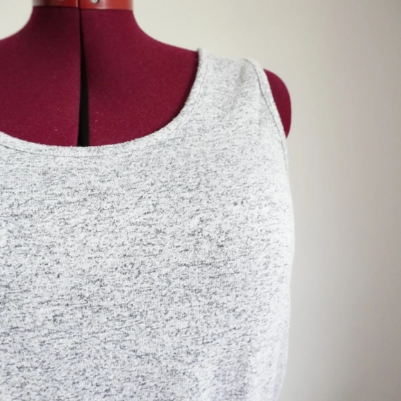 Stretchy and soft grey romper with pockets - Picture 2 of 5